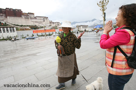 Viajar por Tibet,Chengdu y Hong Kong 12 Dias